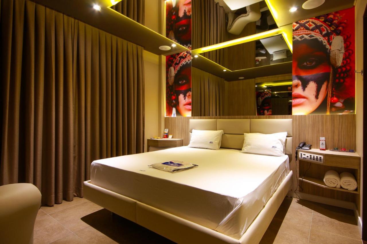 Motel Golf (Adults Only) Osasco Bagian luar foto