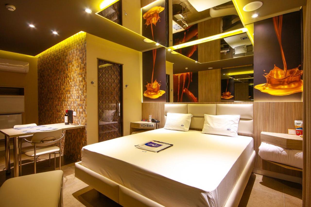 Motel Golf (Adults Only) Osasco Bagian luar foto